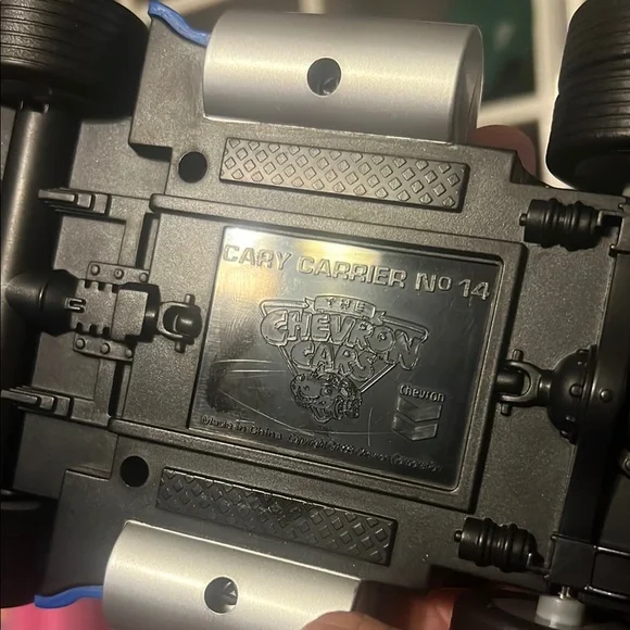 1998 Chevron Cars Toy Truck - Picture 6 of 8